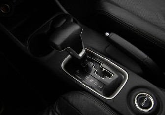 Подержанный автомобиль Mitsubishi Outlander 2015 года (13 фото)