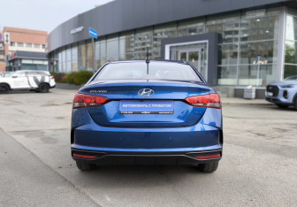 Подержанный автомобиль Hyundai Solaris Sedan 2022 года (4 фото)