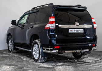 Подержанный автомобиль Toyota Land Cruiser Prado 2016 года (7 фото)