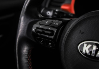 Подержанный автомобиль Kia Rio Sedan 2020 года (13 фото)