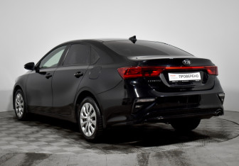 Подержанный автомобиль Kia Cerato Sedan 2021 года (7 фото)