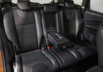 Подержанный автомобиль Ford Kuga 2015 года (22 фото)