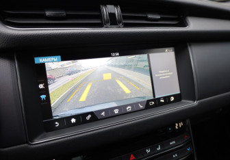 Подержанный автомобиль Jaguar XF Sedan 2017 года (19 фото)