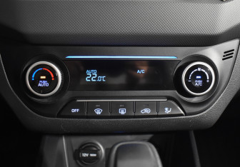 Подержанный автомобиль Hyundai Creta 2019 года (17 фото)