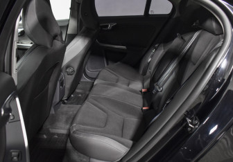 Подержанный автомобиль Volvo S60 2013 года (11 фото)