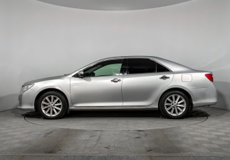 Подержанный автомобиль Toyota Camry Sedan 2011 года (8 фото)