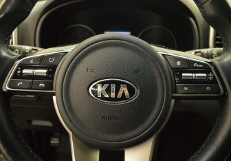 Подержанный автомобиль Kia Sportage 2020 года (15 фото)