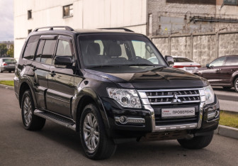 Подержанный автомобиль Mitsubishi Pajero 2018 года (5 фото)