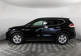 Подержанный автомобиль Nissan X-Trail 2016 года (8 фото)