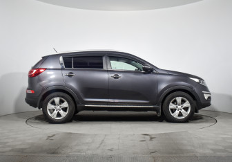 Подержанный автомобиль Kia Sportage 2011 года (4 фото)