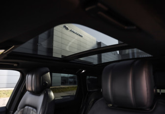 Подержанный автомобиль Land Rover Range Rover Sport 2018 года (32 фото)