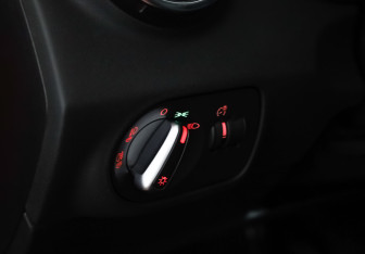 Подержанный автомобиль Audi A1 2013 года (13 фото)