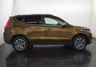 Подержанный автомобиль Geely Emgrand X7 2019 года (4 фото)