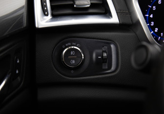 Подержанный автомобиль Cadillac SRX 2013 года (15 фото)