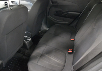 Подержанный автомобиль Chevrolet Aveo Sedan 2012 года (10 фото)