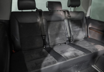 Подержанный автомобиль Volkswagen Multivan 2011 года (24 фото)