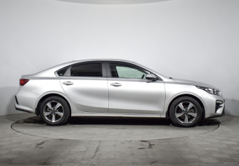 Подержанный автомобиль Kia Cerato Sedan 2021 года (4 фото)