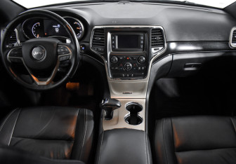 Подержанный автомобиль Jeep Grand Cherokee 2013 года (15 фото)