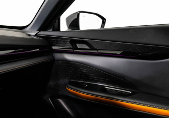 Подержанный автомобиль Changan UNI-V 2023 года (25 фото)