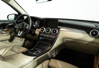 Подержанный автомобиль Mercedes-Benz GLC Coupe 2021 года (14 фото)