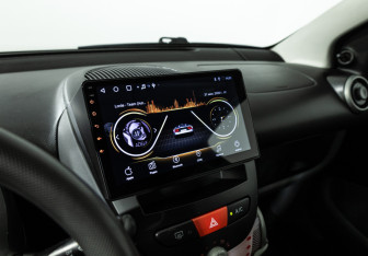 Подержанный автомобиль Peugeot 107 2009 года (15 фото)