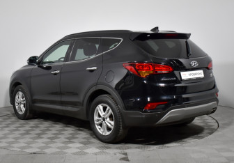 Подержанный автомобиль Hyundai Santa Fe 2017 года (7 фото)
