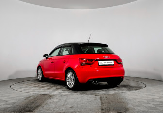 Подержанный автомобиль Audi A1 2013 года (7 фото)