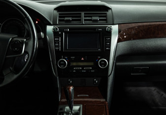 Подержанный автомобиль Toyota Camry Sedan 2013 года (14 фото)