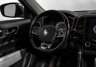 Подержанный автомобиль Renault Koleos 2017 года (15 фото)