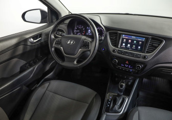Подержанный автомобиль Hyundai Solaris Sedan 2018 года (8 фото)