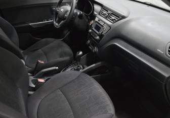 Подержанный автомобиль Kia Rio Sedan 2014 года (11 фото)