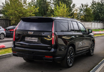 Подержанный автомобиль Cadillac Escalade Suv 2022 года (6 фото)