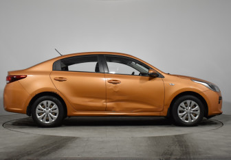 Подержанный автомобиль Kia Rio Sedan 2017 года (4 фото)