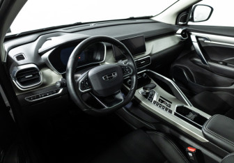 Подержанный автомобиль Geely Coolray 2023 года (11 фото)