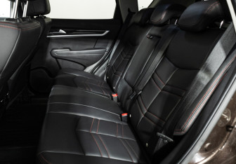 Подержанный автомобиль DongFeng AX7 2019 года (10 фото)