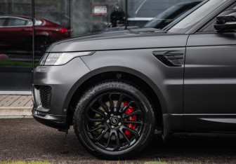 Подержанный автомобиль Land Rover Range Rover Sport 2021 года (10 фото)