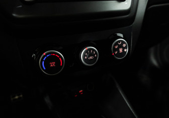 Подержанный автомобиль Kia Rio Hatchback 2016 года (16 фото)