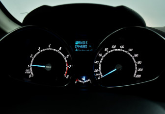 Подержанный автомобиль Ford Fiesta Sedan 2016 года (18 фото)