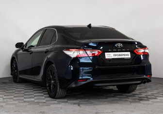 Подержанный автомобиль Toyota Camry Sedan 2020 года (8 фото)