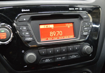 Подержанный автомобиль Kia Rio Hatchback 2014 года (14 фото)