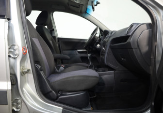 Подержанный автомобиль Ford Fusion 2007 года (17 фото)