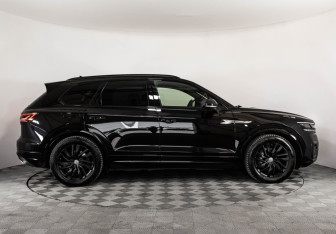 Подержанный автомобиль Volkswagen Touareg 2019 года (6 фото)