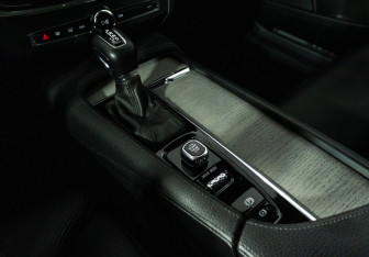 Подержанный автомобиль Volvo S90 2020 года (20 фото)