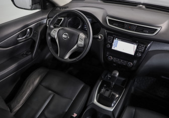 Подержанный автомобиль Nissan X-Trail 2016 года (9 фото)