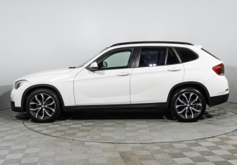 Подержанный автомобиль BMW X1 2013 года (8 фото)
