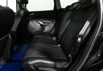 Подержанный автомобиль Ford Kuga 2015 года (10 фото)