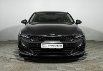 Подержанный автомобиль Kia K5 2020 года (2 фото)