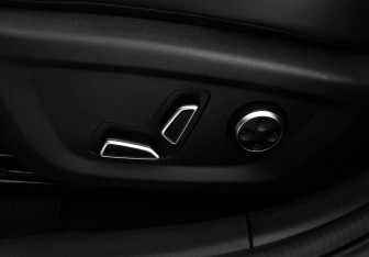 Подержанный автомобиль Changan UNI-V 2023 года (16 фото)