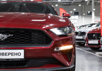 Подержанный автомобиль Ford Mustang Convertible 2019 года (7 фото)