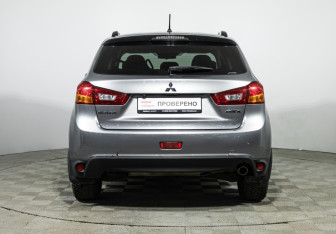 Подержанный автомобиль Mitsubishi ASX 2013 года (6 фото)